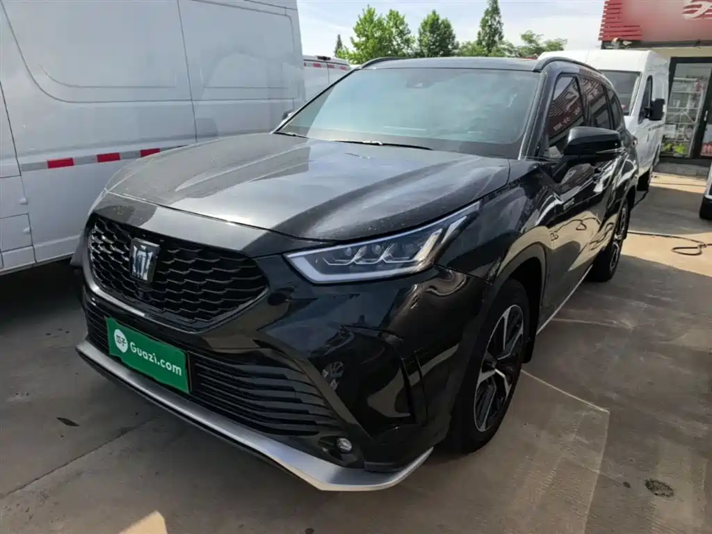Toyota Crown Kluger 2023