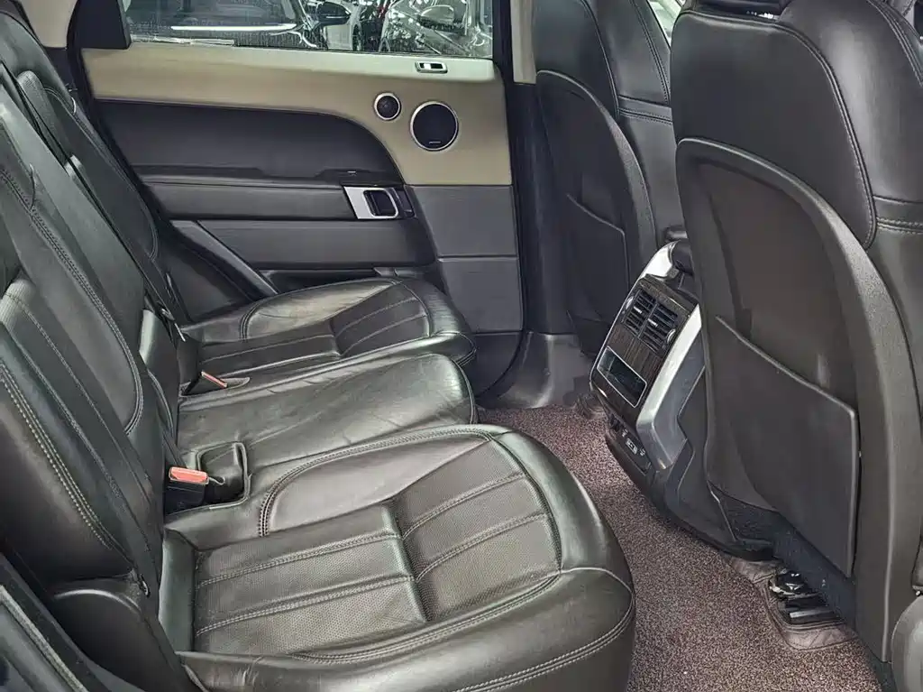 Land Rover Sport PHEV — миниатюра 12