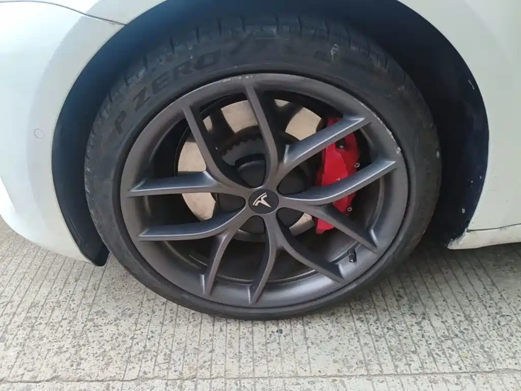 Tesla Model 3 — миниатюра 23