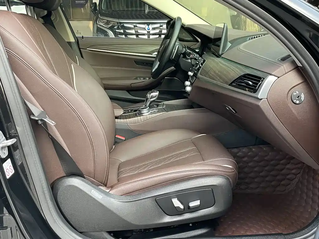 BMW 5 Series — миниатюра 11