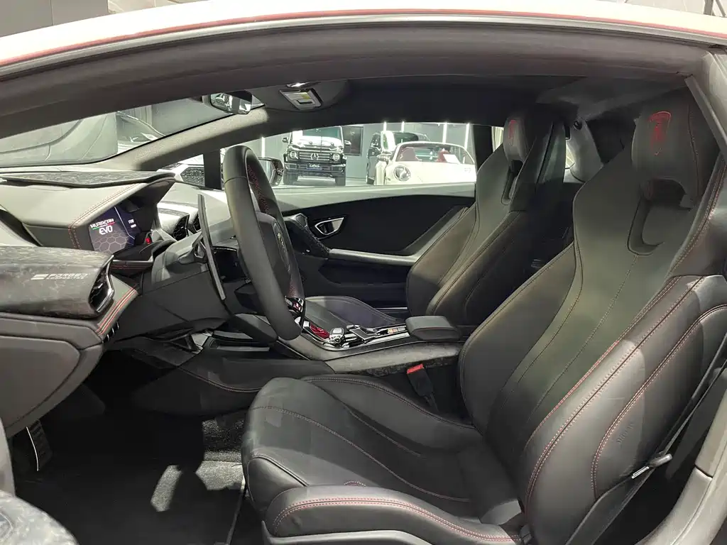 LAMBORGHINI HURACÁN