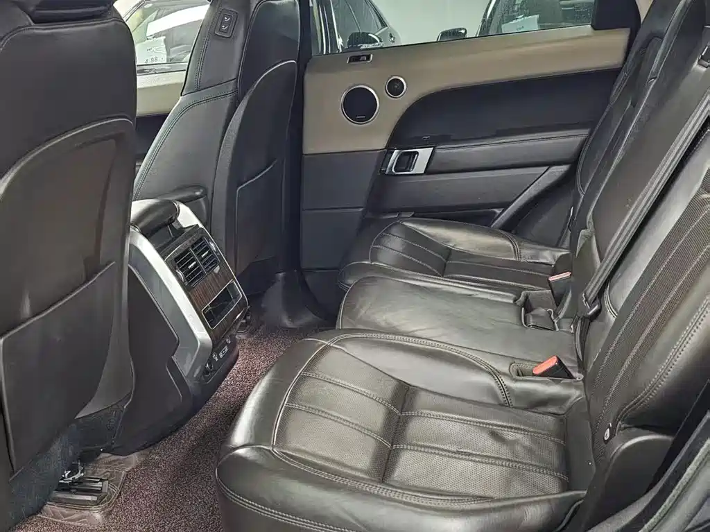 Land Rover Sport PHEV — миниатюра 10