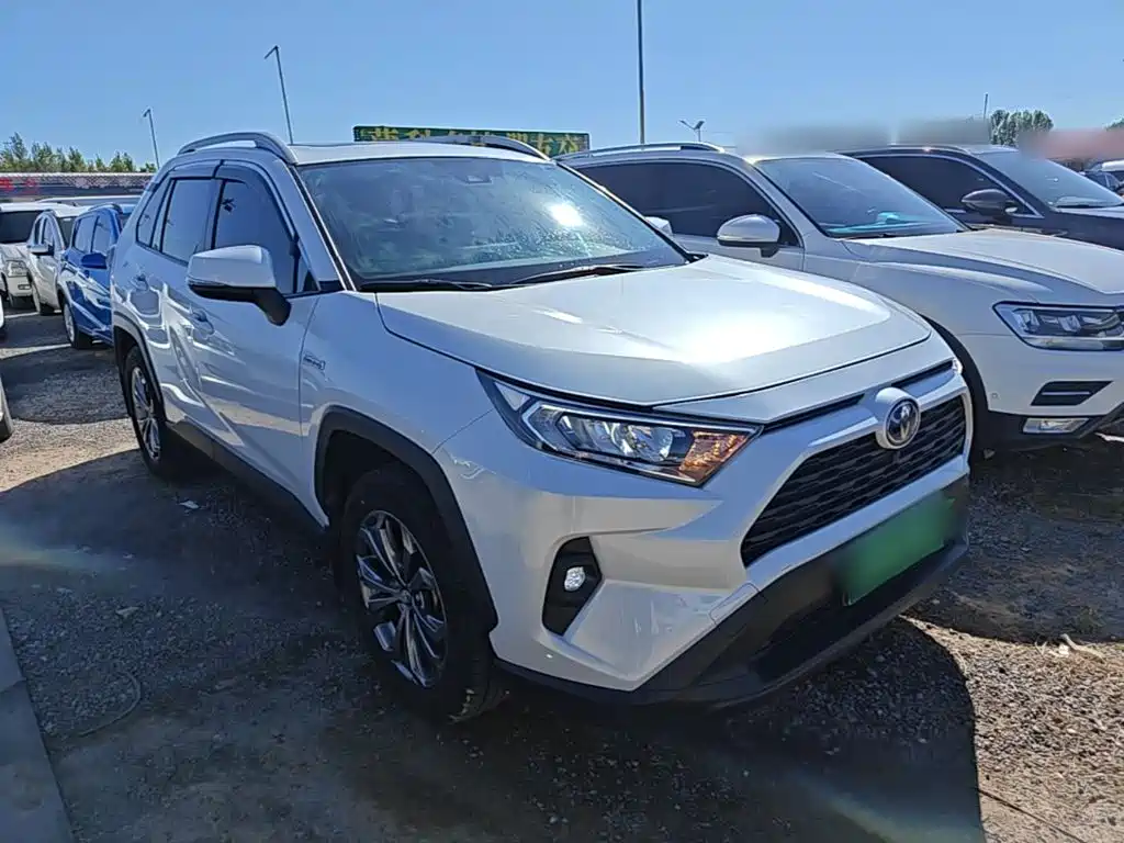 Toyota RAV4 — миниатюра 4