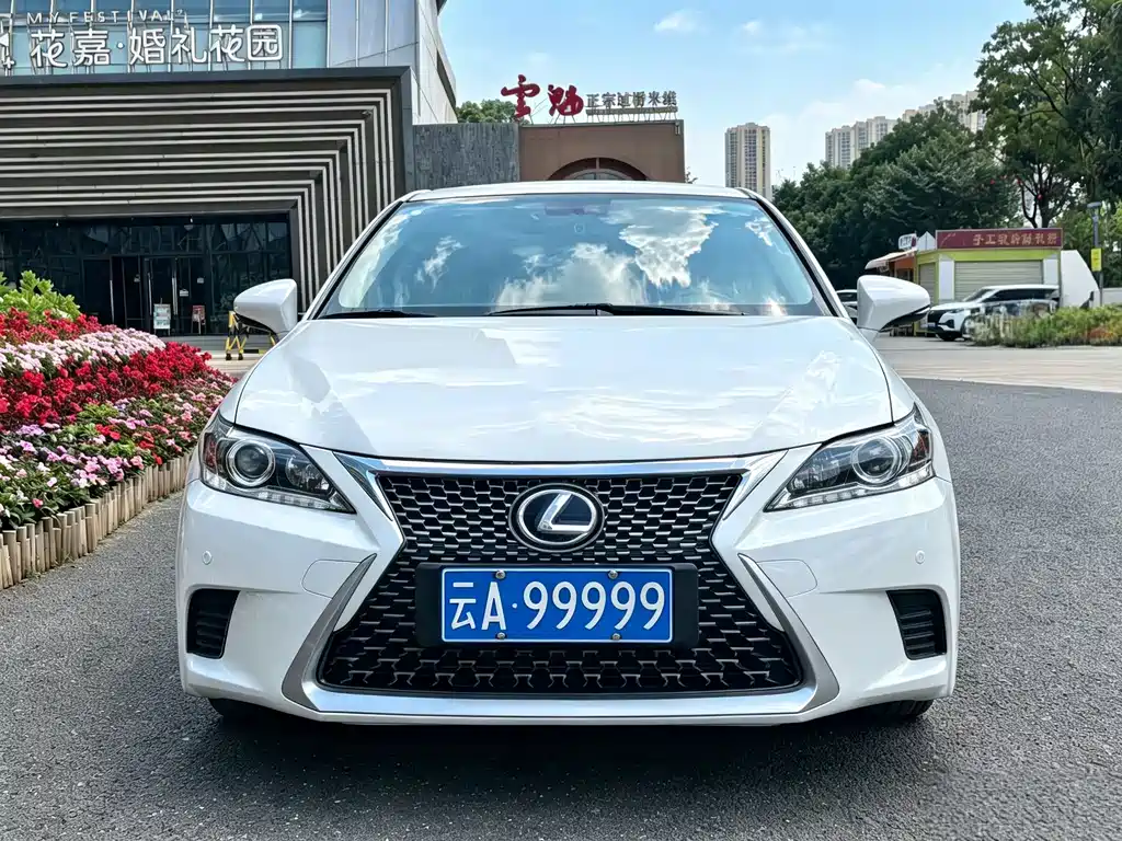 Lexus CT — миниатюра 2