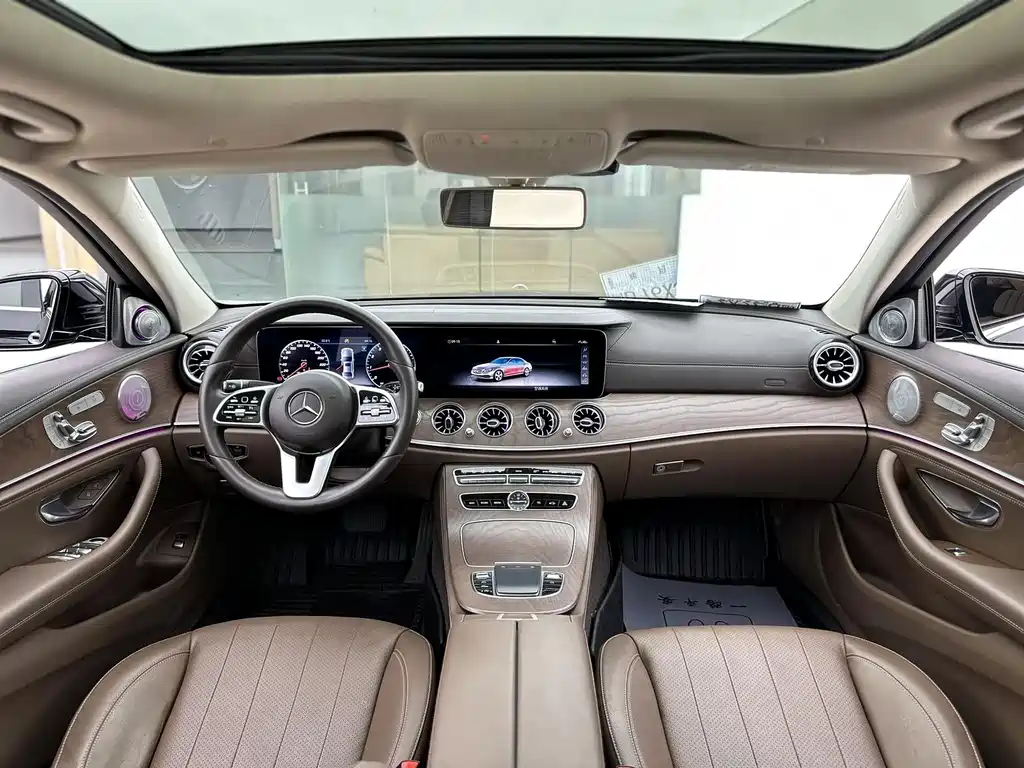 Mercedes-Benz E-Class — миниатюра 4
