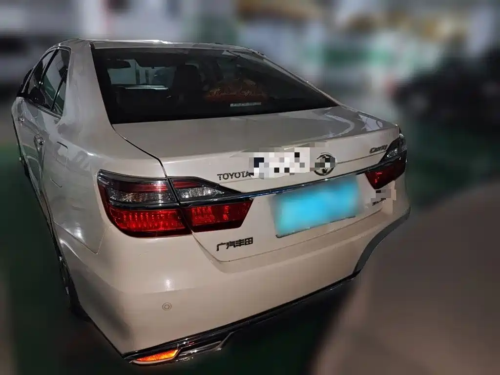 Toyota Camry — миниатюра 5