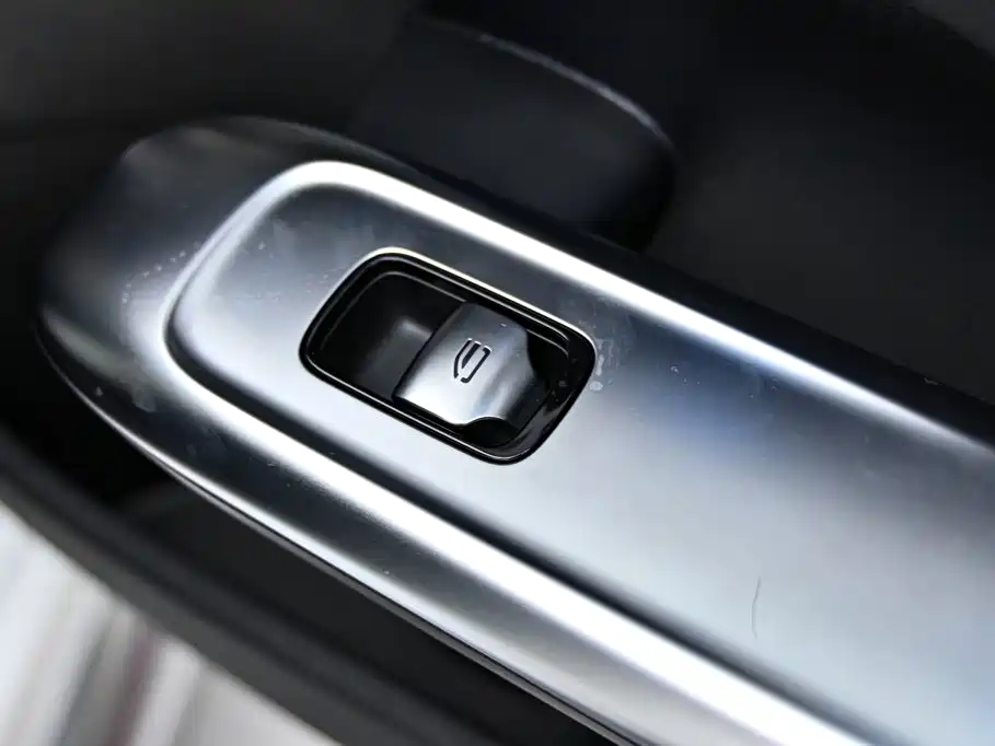 Mercedes-Benz C-Class — миниатюра 28