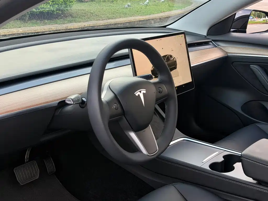 Tesla Model 3 — фотографии объявления, Фото 9