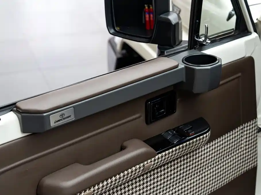 Toyota Land Cruiser — миниатюра 12