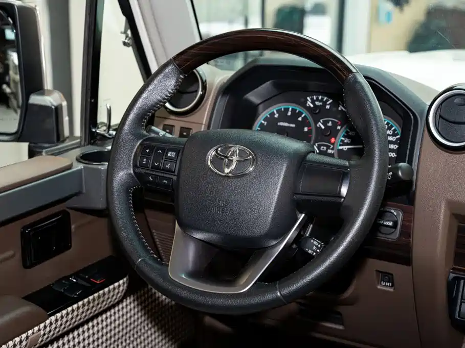 Toyota Land Cruiser — миниатюра 13
