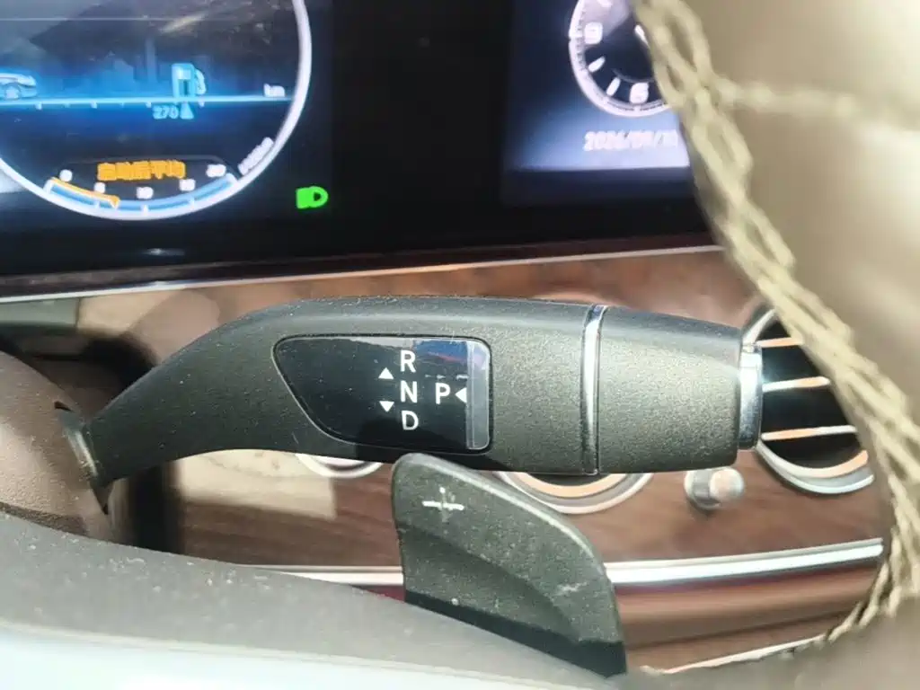 Mercedes-Benz E-Class — миниатюра 14