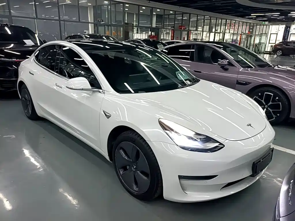 Tesla Model 3 — миниатюра 4
