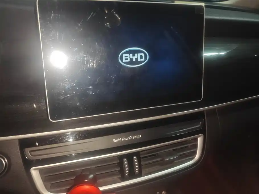 BYD MAX — миниатюра 13