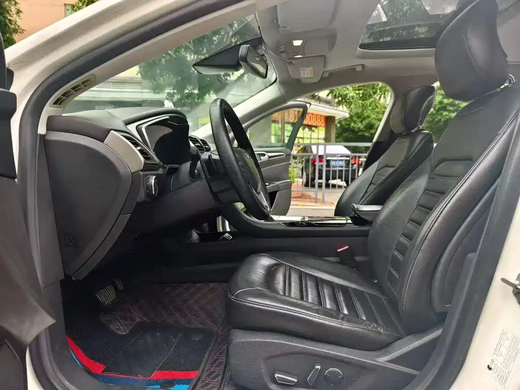 Ford Mondeo 2013 2.0L GTDi200 Fashion