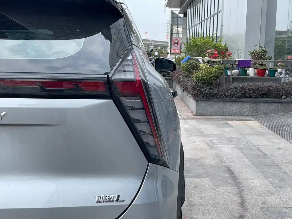 GEELY AUTOMOBILE BOYUE L