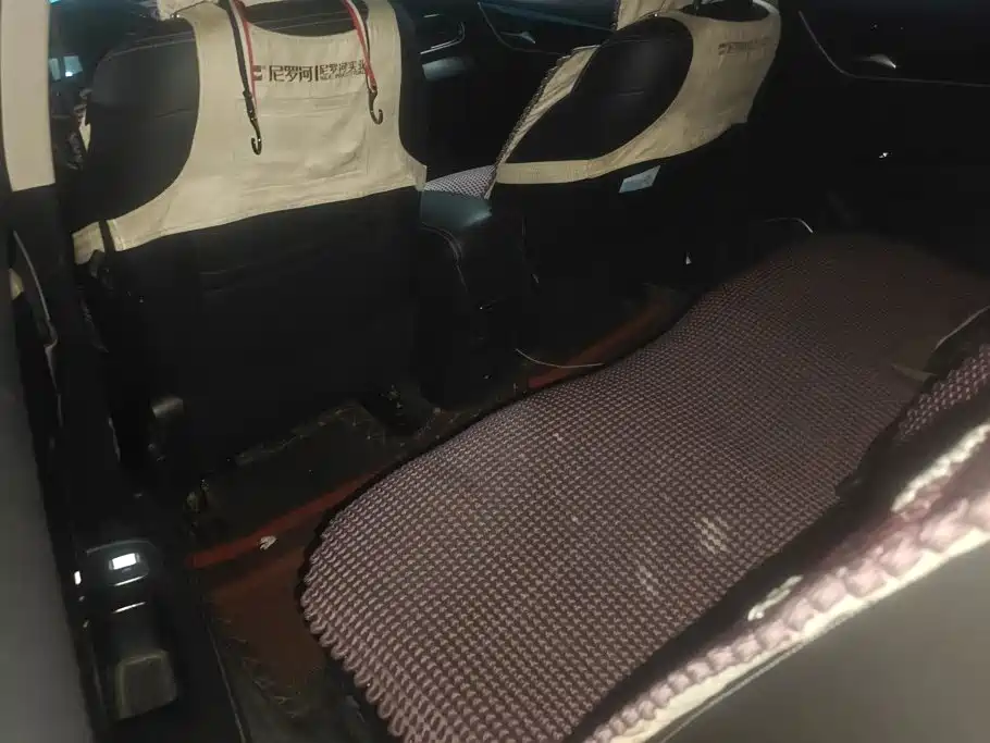 BYD MAX — миниатюра 11