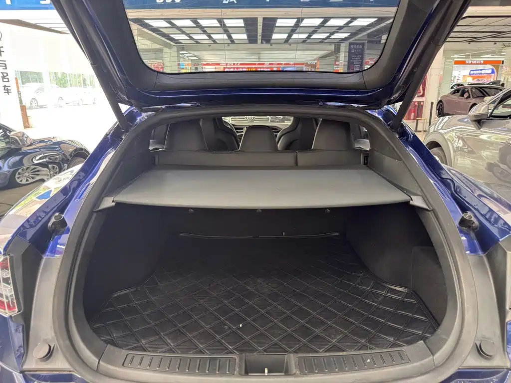 Tesla Model S — миниатюра 15