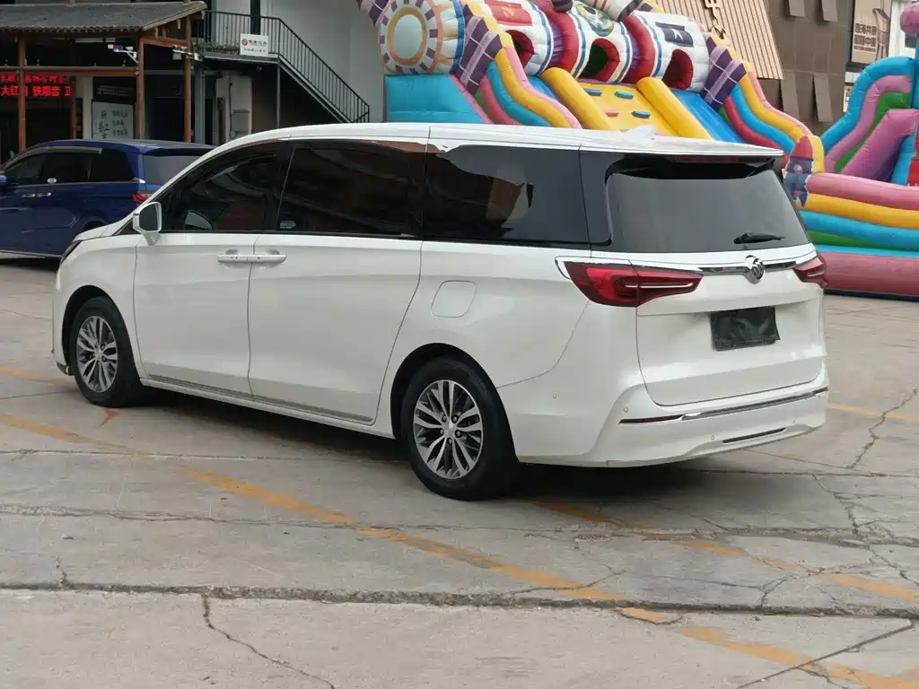 Buick GL8 — миниатюра 5
