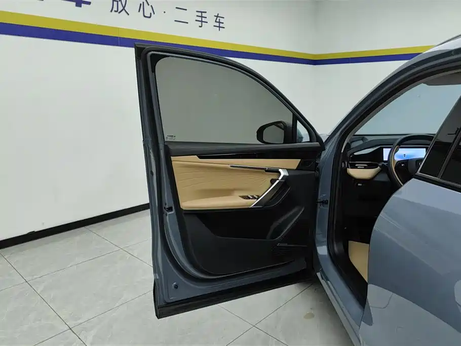 Geely Boyue L L 2023 1.5TD DCT Luxury