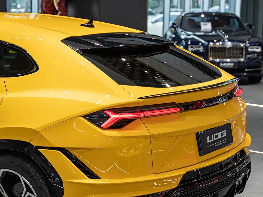 LAMBORGHINI URUS