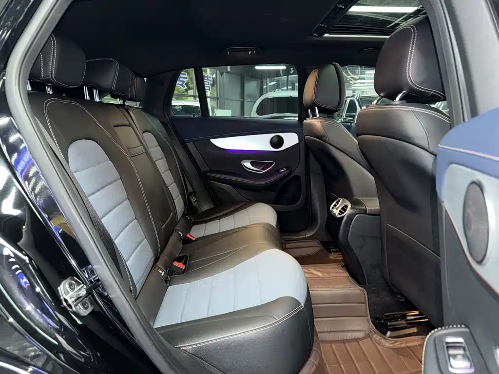 Mercedes-Benz EQC — миниатюра 11