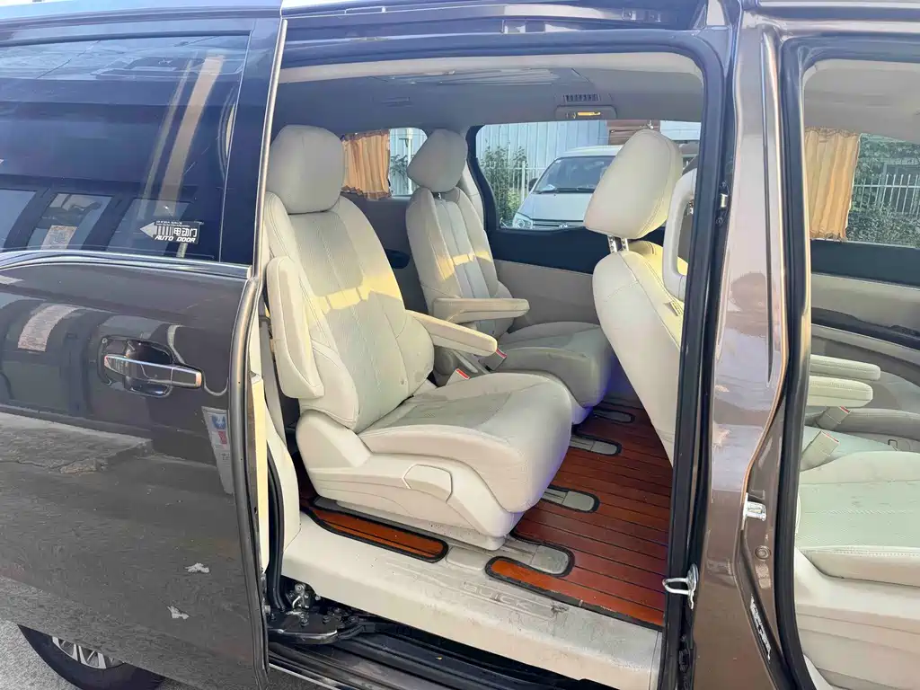 Buick GL8 — миниатюра 6