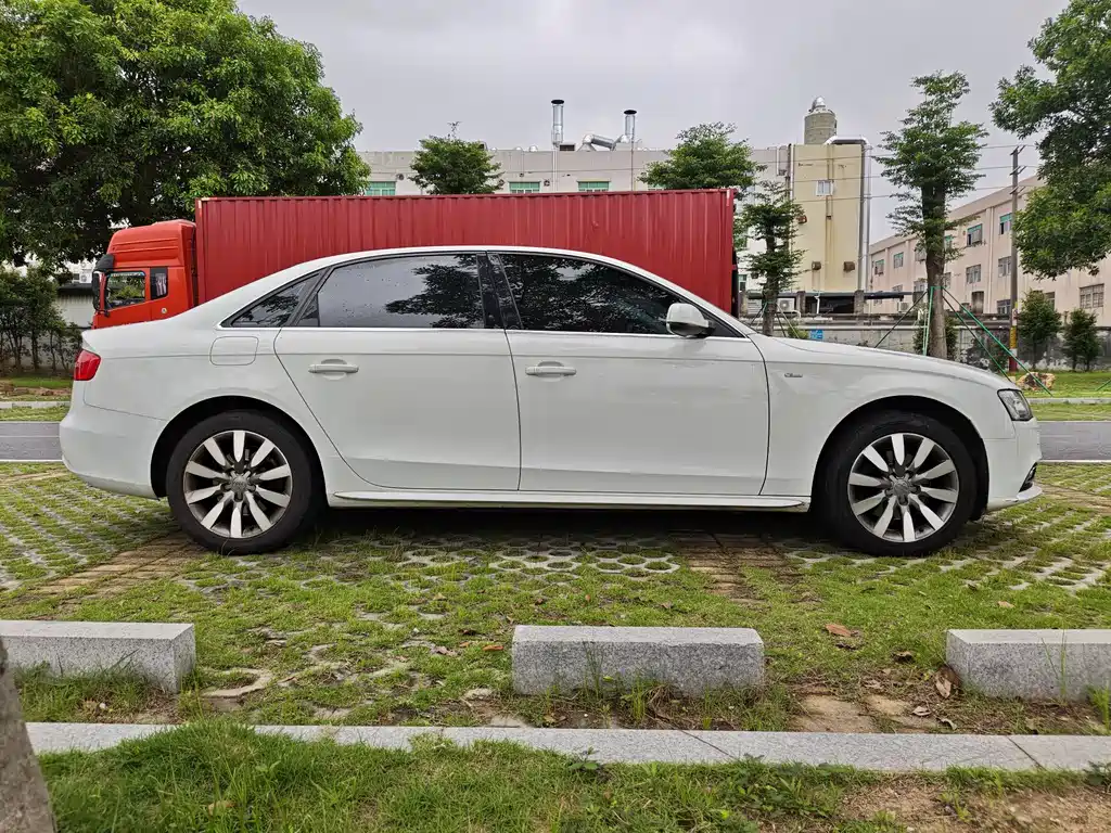 Audi A4L 2013 35 TFSI AT