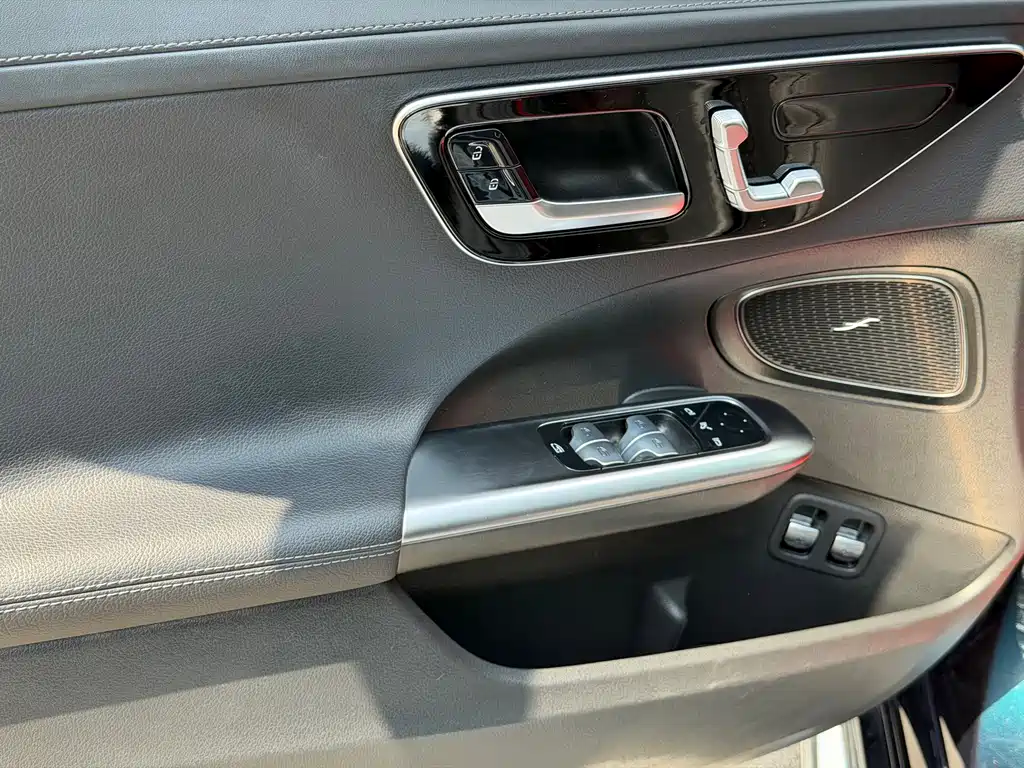 Mercedes-Benz C-Class New Energy — миниатюра 11