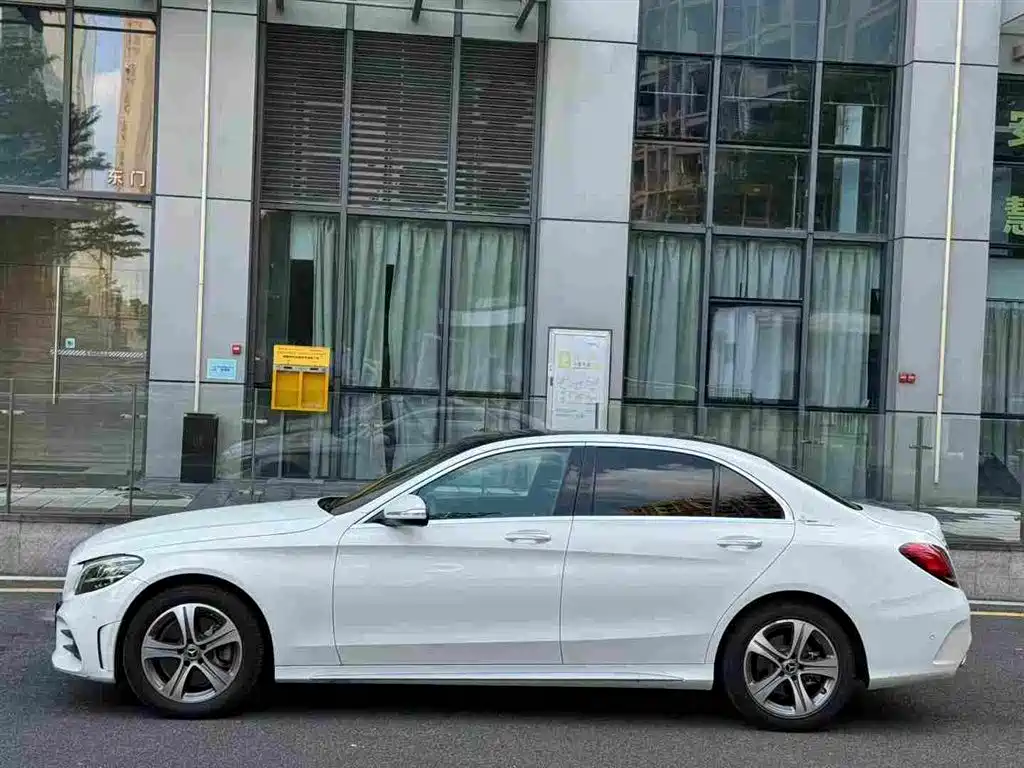 Mercedes-Benz C-Class — миниатюра 2
