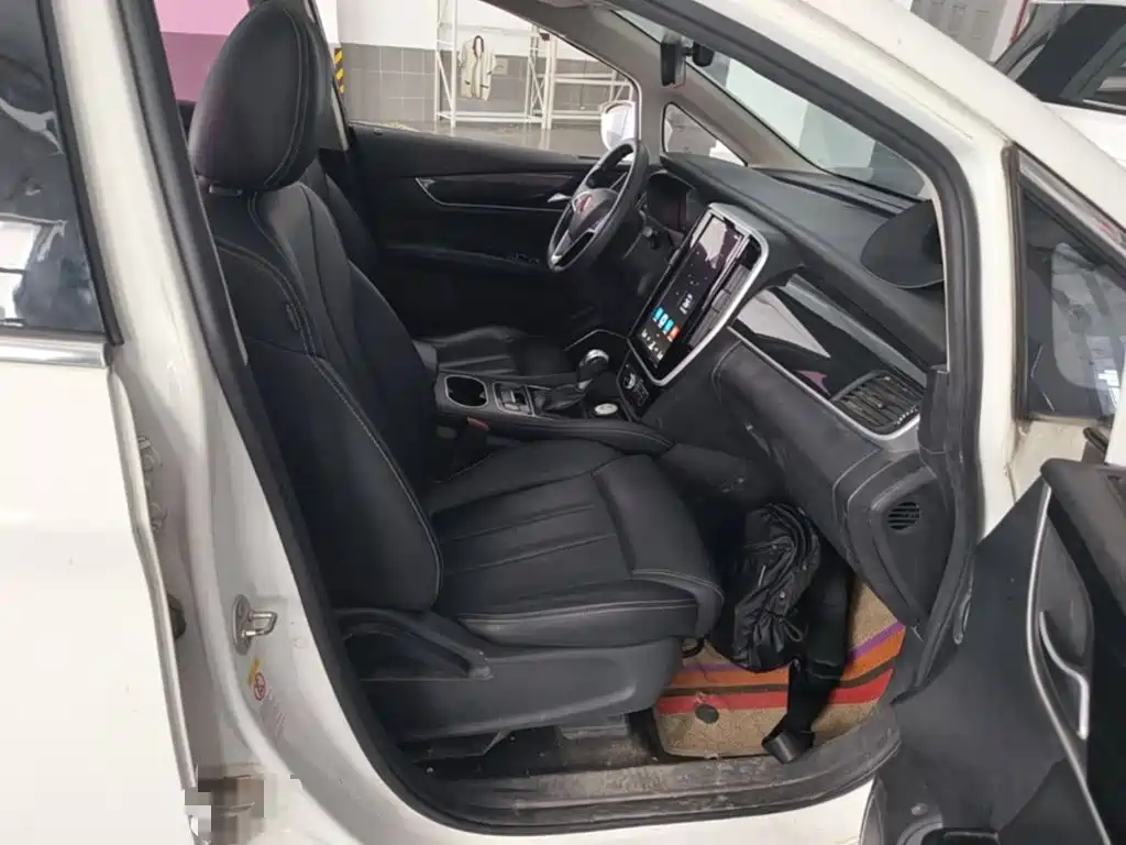 BYD MAX — миниатюра 9