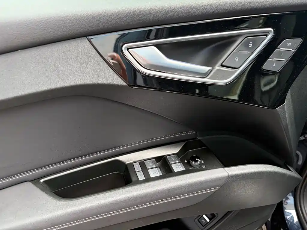 Audi Q4 e-tron — миниатюра 14