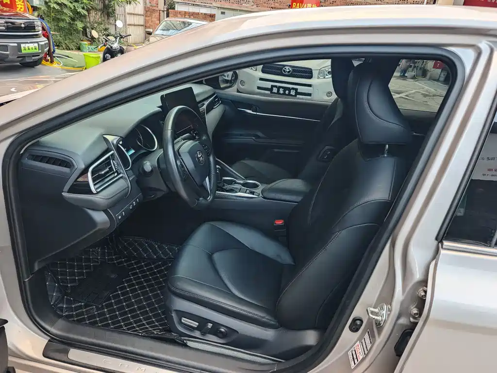 Toyota Camry 2021 2.0G Luxury