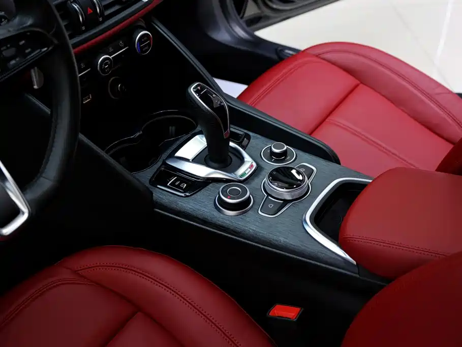 Alfa Romeo Giulia — миниатюра 22