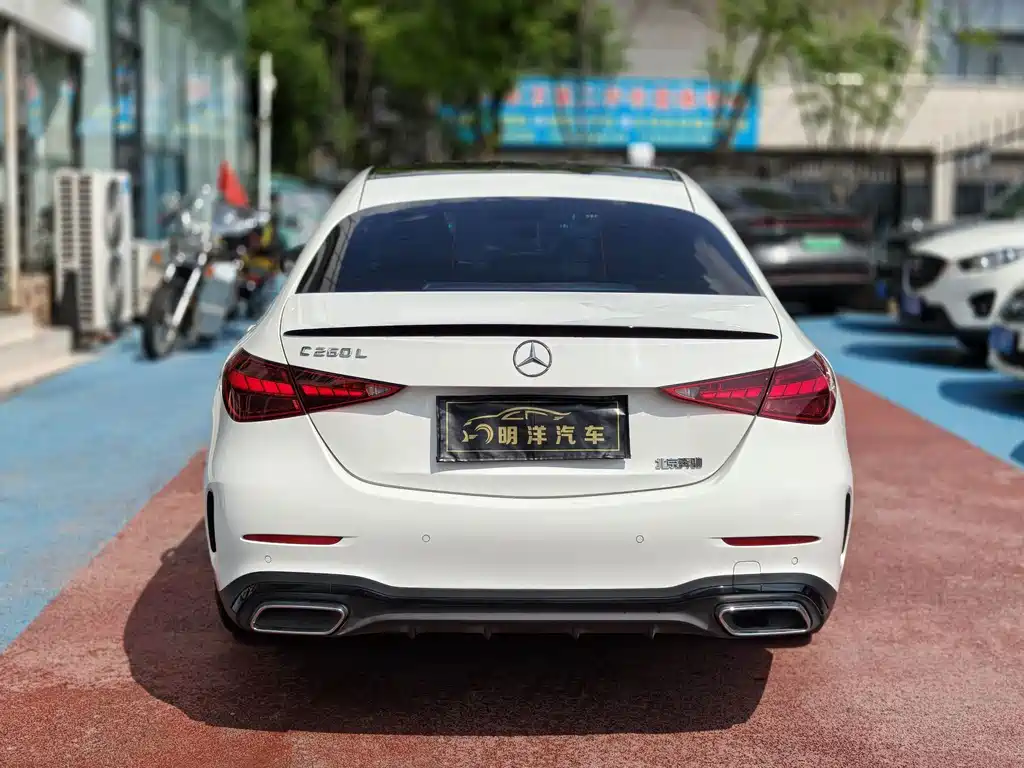 Mercedes-Benz C-Class — миниатюра 7