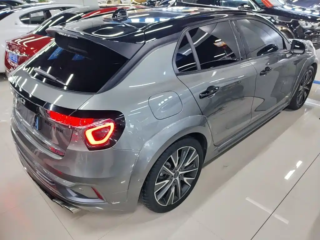 Lynk & Co 02 Hatchback — миниатюра 7