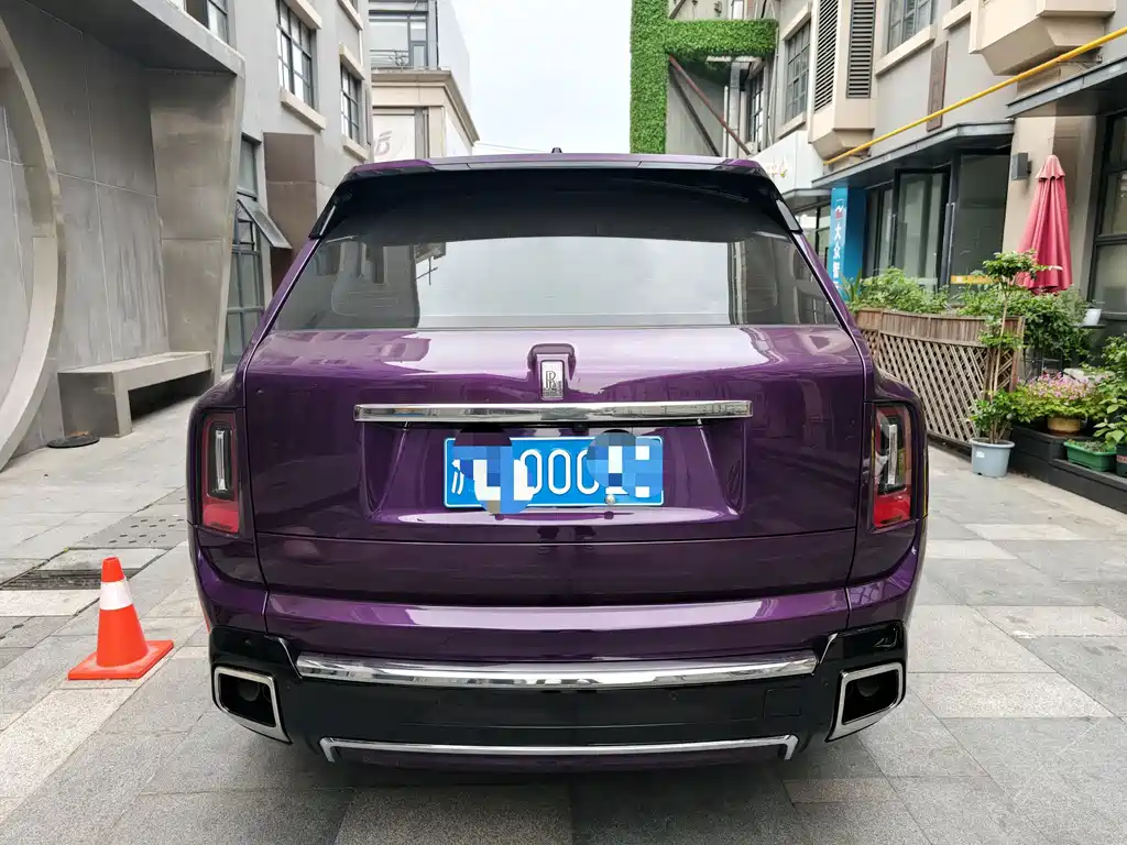 Rolls-Royce Cullinan — миниатюра 7
