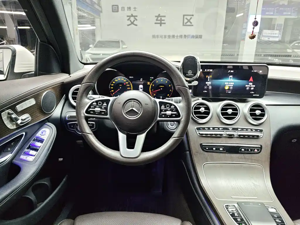 Mercedes-Benz GLC — миниатюра 7