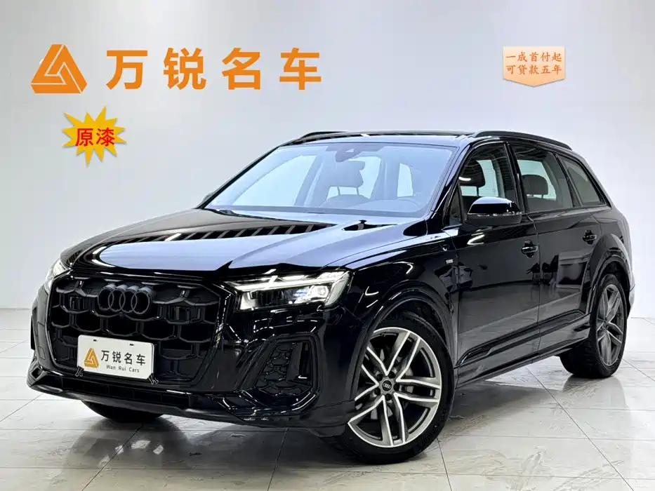 奥迪Q7 2025款 45 TFSI quattro S line黑武士型 2025