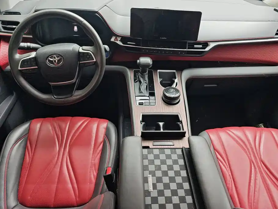 Toyota Granvia — миниатюра 12