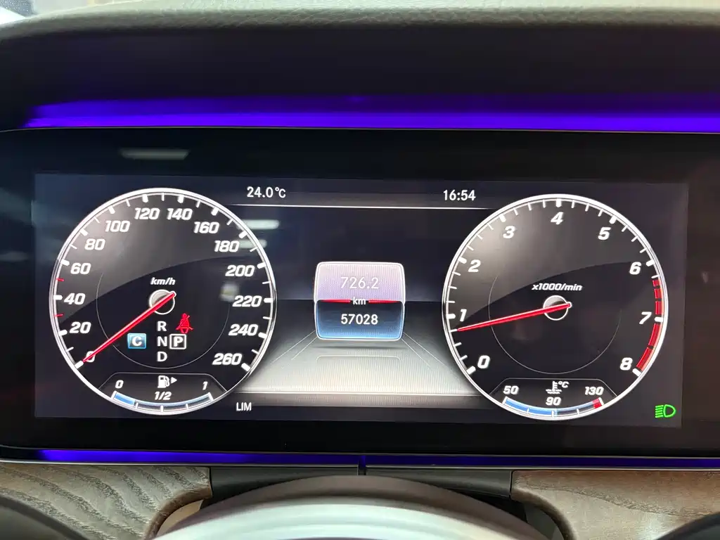 Mercedes-Benz E-Class — миниатюра 15