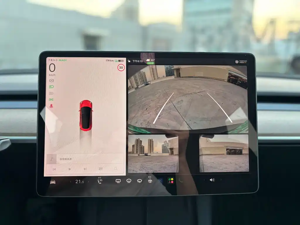 Tesla Model 3 — миниатюра 8