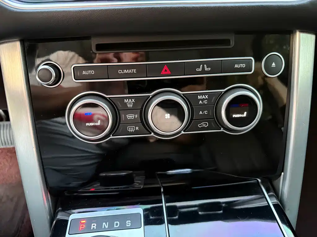Land Rover Range Rover — миниатюра 8