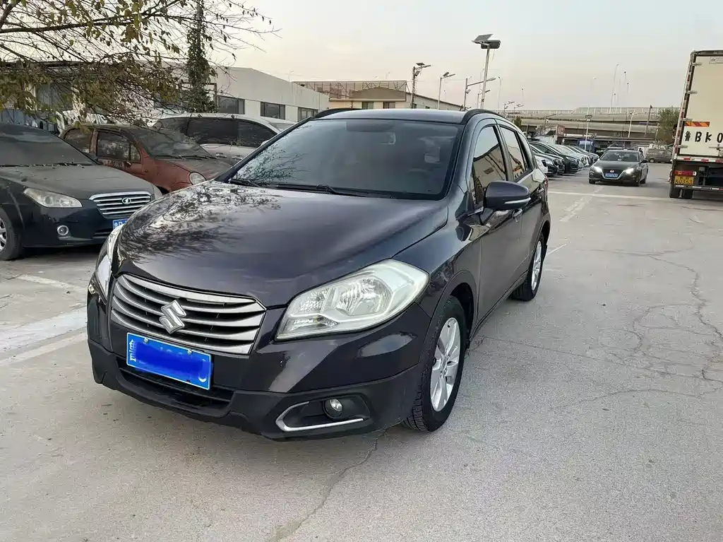 Suzuki S-Cross 2015