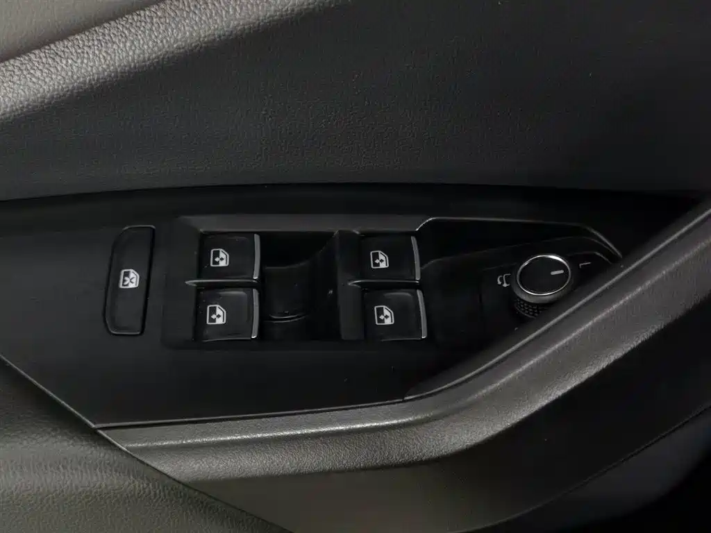 Volkswagen Sagitar 2021 280TSI DSG Comfort Smart Connect