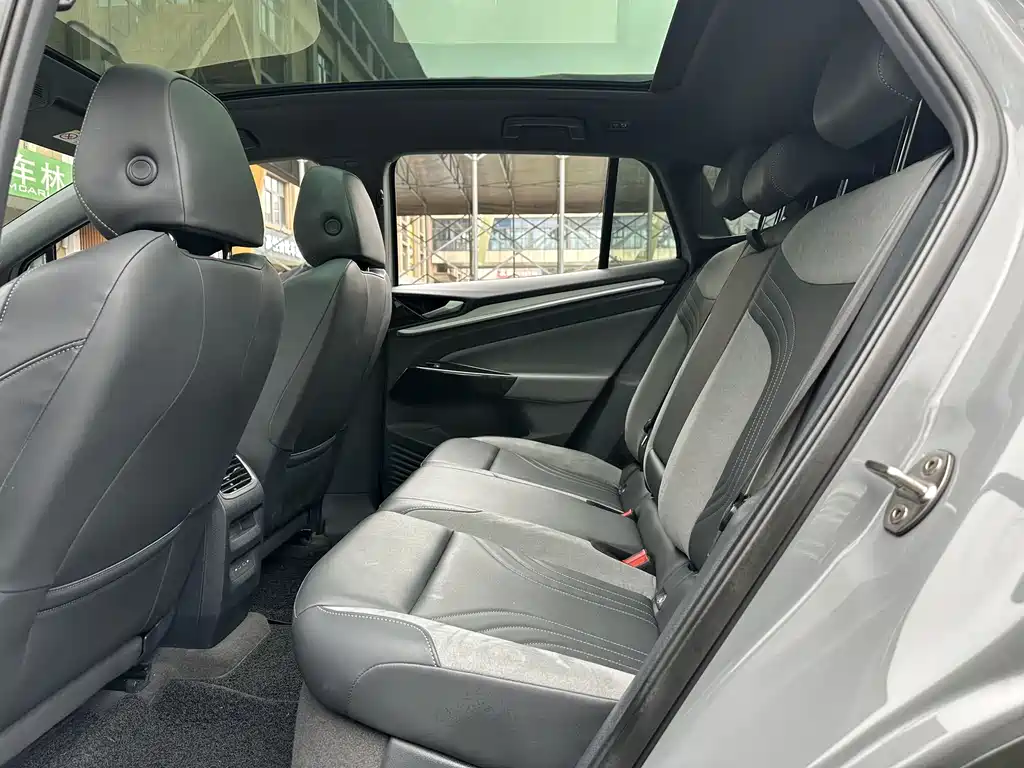 VOLKSWAGEN ID.4 CROZZ