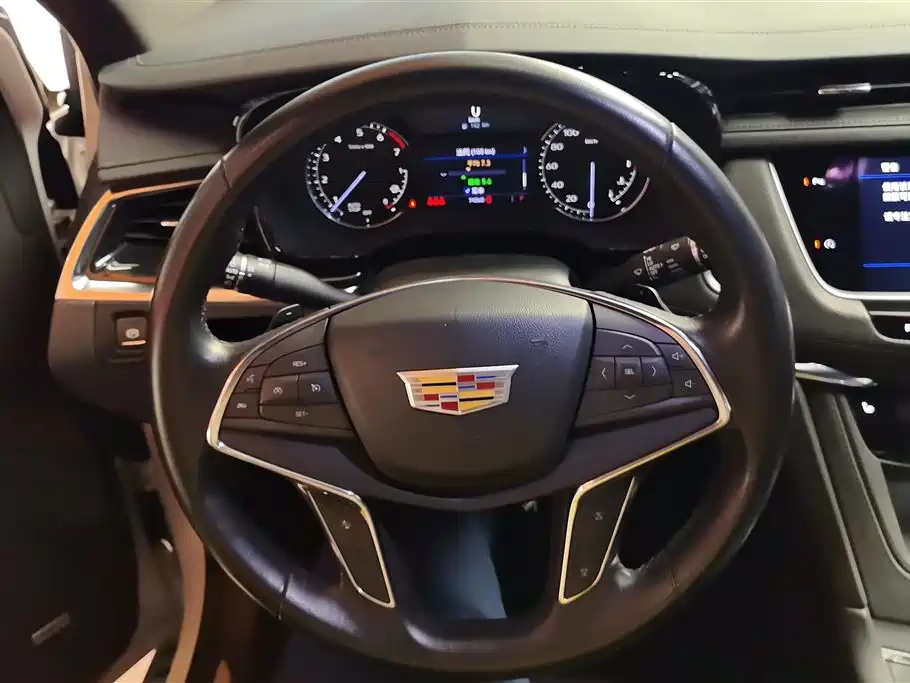 CADILLAC XT5