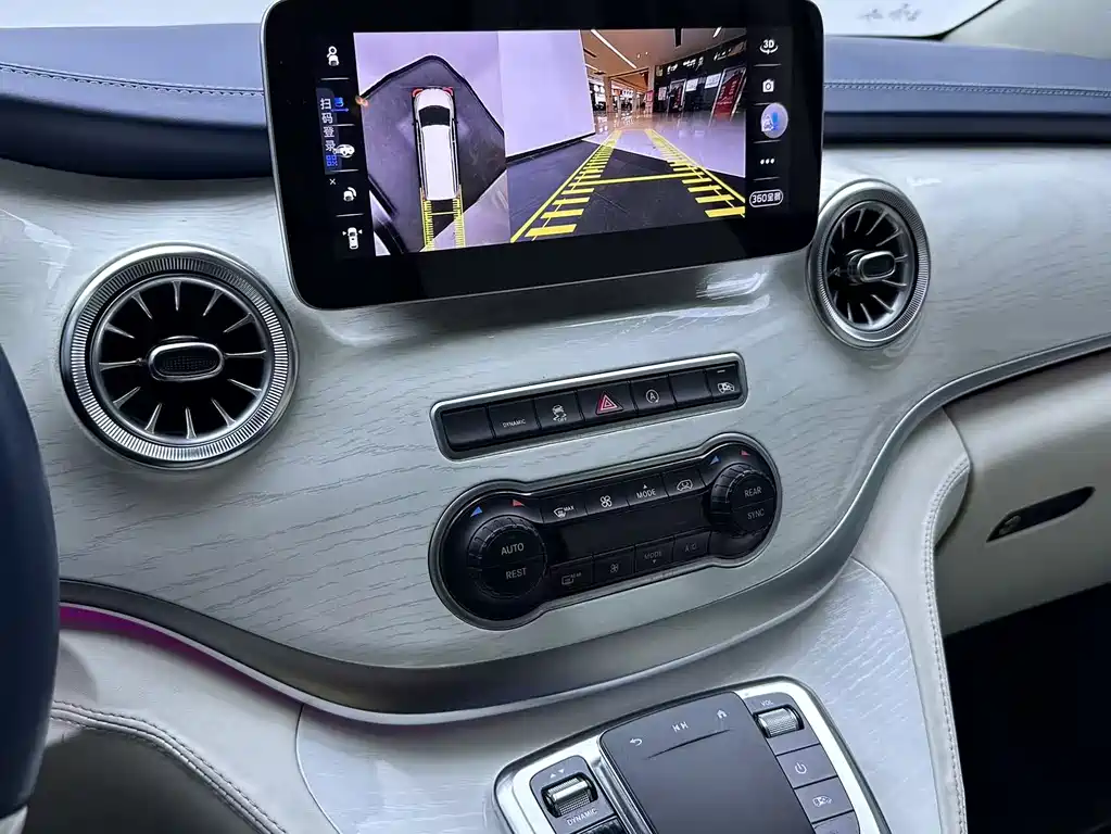 Mercedes-Benz Vito 2021 2.0T Elite 7 мест