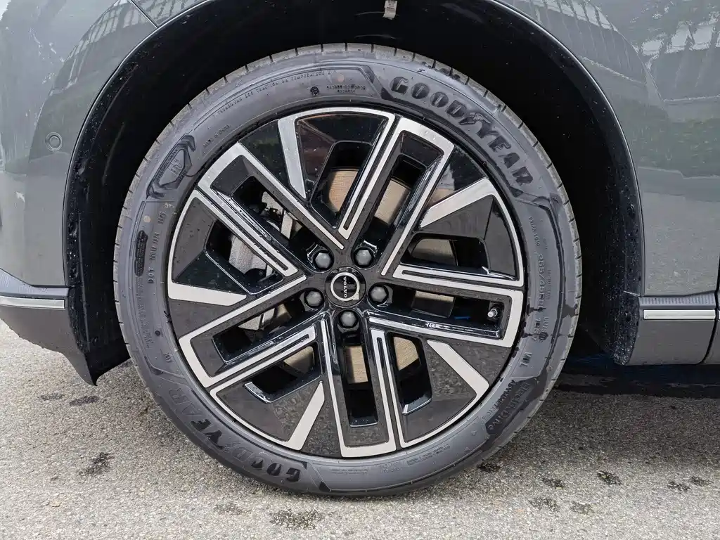 Volvo гибрид Volvo XC70 plug-in — миниатюра 5