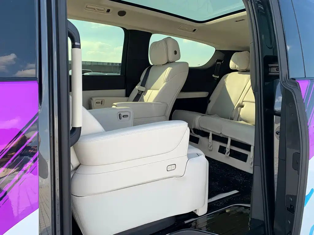 Li Auto Li MEGA — миниатюра 11
