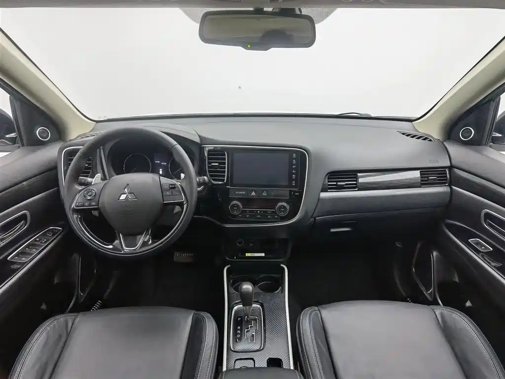 Mitsubishi Outlander 2019 2.4L 5 мест VI